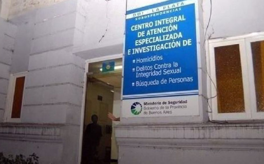 Abusó de su hijastra durante cinco años y amenazó con cortarle la lengua si lo denunciaba