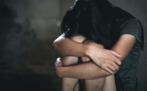 Denuncian que una mujer “cambió” a su hija de 14 años por un cajón de pollos