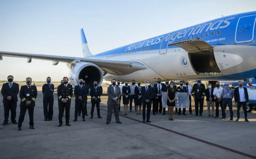 El tapabocas de la tripulación que viajó a Rusia generó polémica en las redes