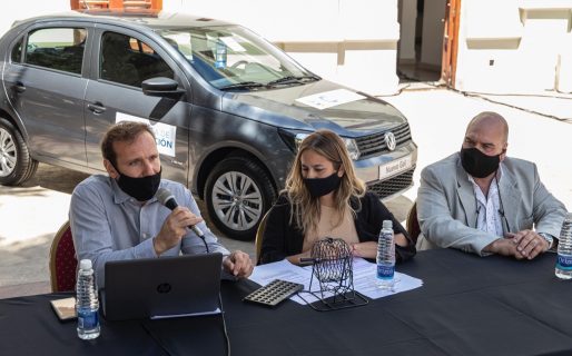 El Municipio sorteó dos vehículos entre los contribuyentes con sus impuestos al día