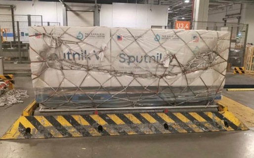 Llegó al país el avión de Aerolíneas Argentinas que trae 300 mil dosis de la vacuna rusa Sputnik V