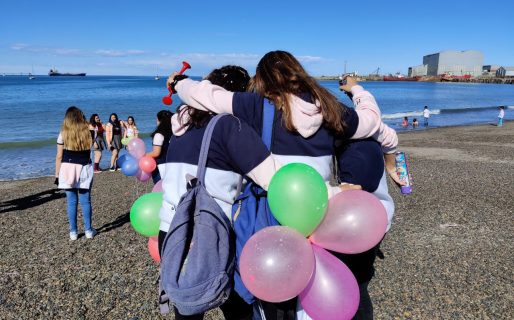 El desahogo de los pibes: los egresados coparon la costa