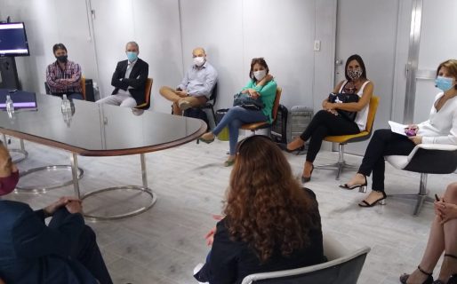 Campaña de Vacunación COVID-19: Puratich se reunió con autoridades educativas