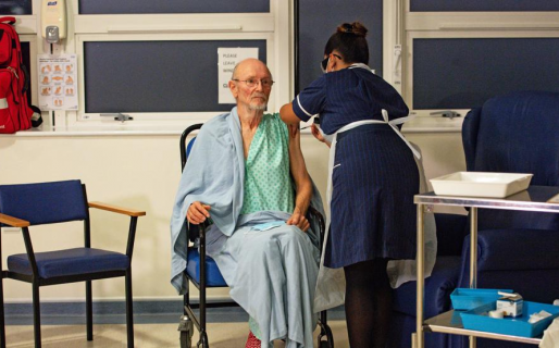 El segundo vacunado contra el covid en el Reino Unido fue William Shakespeare