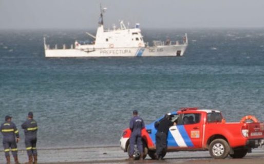Madryn: Dos kayakistas ya están a salvo, pero uno sigue desaparecido