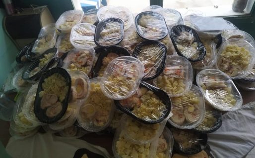 Entregaron 170 porciones de comida navideña a las familias más necesitadas de cara a la Nochebuena