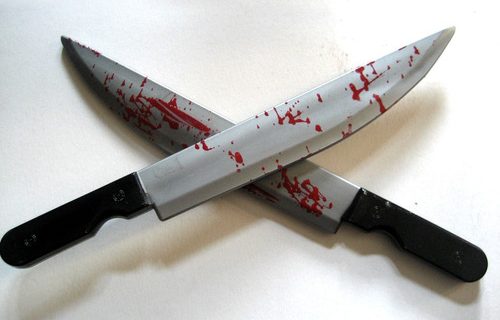 Con cuchillos en mano dos jóvenes pelearon en plena calle del barrio San Cayetano