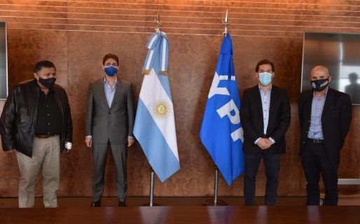 “Pondremos el hombro entre todos para sacar adelante a YPF”