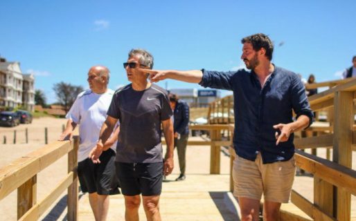 Macri viajó a Pinamar, jugó al paddle con el intendente y almorzó con concejales de Juntos por el Cambio