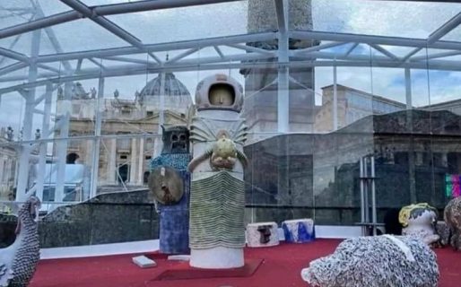 El desconcertante Pesebre de Belén puesto por el Vaticano: incluye un astronauta