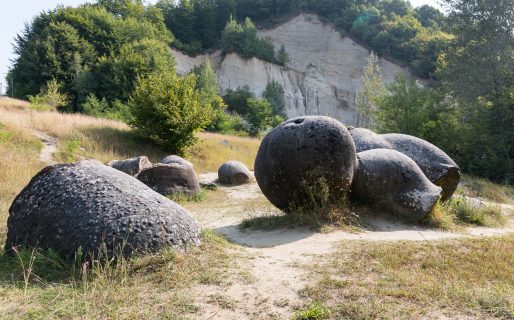 El misterio de las piedras vivas de Rumania: crecen, se reproducen y respiran
