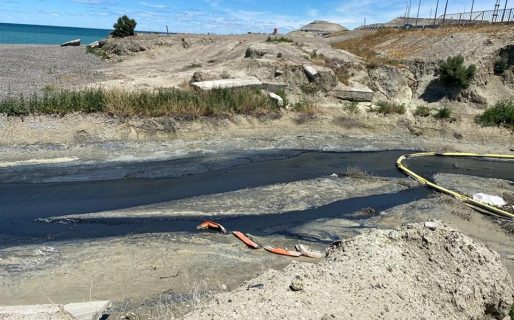 Vecinos de Km 4 denuncian contaminación de la playa con líquidos cloacales
