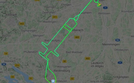 Un piloto dibujó una jeringa en el cielo para celebrar la vacuna contra el Coronavirus