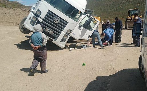 Volcó un camión cerca de Rada Tilly