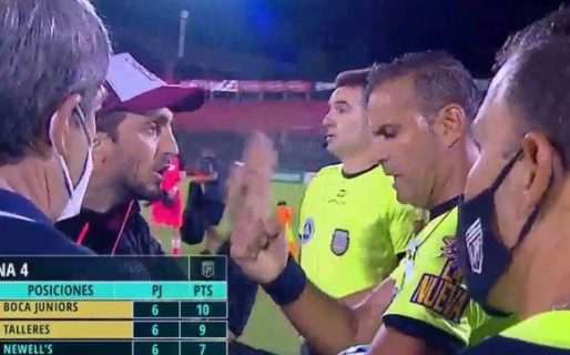 La calentura del DT de Lanús con un árbitro: “Lo echaste porque sos de Boca y un ladrón”