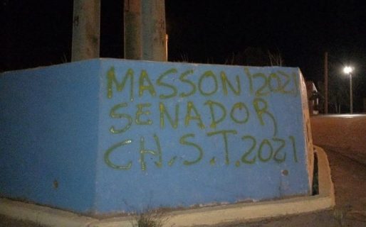 Aparecieron más pintadas «Massoni Senador 2021»