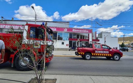 Temor por un principio de incendio en un supermercado de Rada Tilly