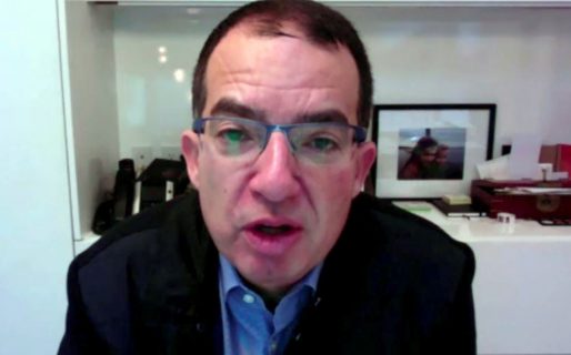 El CEO de Moderna advirtió:  “el coronavirus permanecerá para siempre”