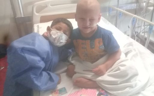 Con 4 años le diagnosticaron leucemia y su hermano le donó médula