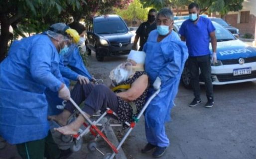 Dijeron ser del correo, entraron por la fuerza y golpearon violentamente a una pareja de abuelos