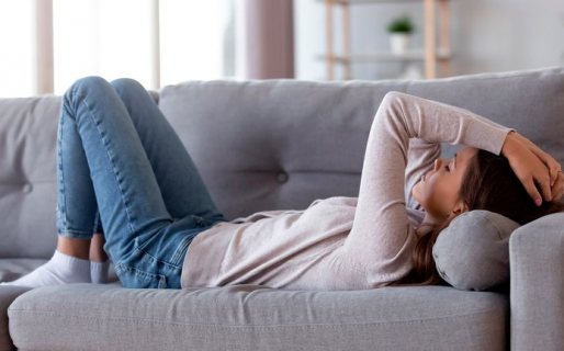 Fatiga, dificultades para dormir y ansiedad: los síntomas que persisten entre los recuperados de COVID-19