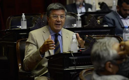 Menna: “YPF no puede manejarse como si fuera una dependencia política del Gobierno”