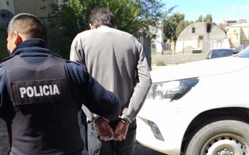 Tenía un pedido de captura desde el 2010, la policía lo encontró hoy en las 1008 Viviendas