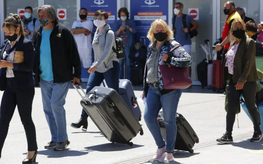 Detectaron la variante de Reino Unido en una persona que llegó a la Argentina