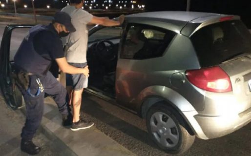 Intentó escapar de la policía alcoholizado pasando semáforos en rojo pero fue detenido