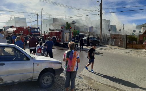 Bomberos lograron controlar un incendio en el Barrio Ceferino