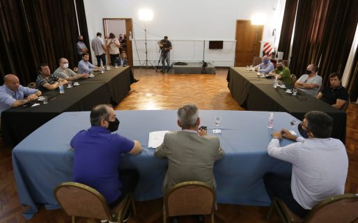 Arcioni se reunió con representantes de la CAFACh
