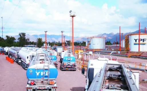 Controlada de YPF es acusada de competencia desleal y le debe a la petrolera $8.700 millones