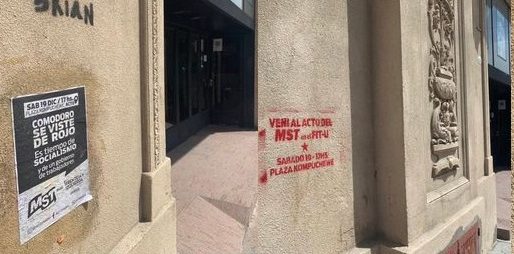 Acusan al MST de vandalizar la fachada del Cine Teatro Español