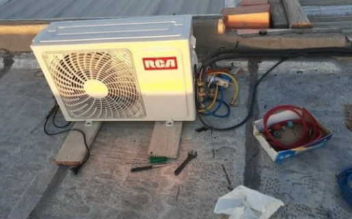 Instalaba un aire acondicionado y lo mató una descarga eléctrica