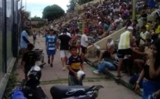 Hicieron un campeonato de fútbol clandestino con las tribunas llenas