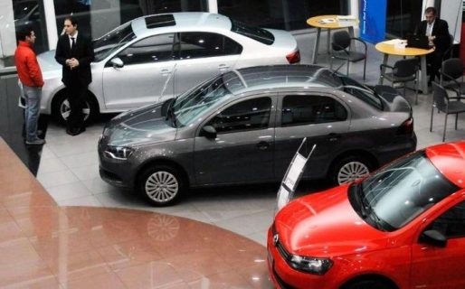 La suba del dólar impulsa la venta de autos nuevos pese a la falta de unidades