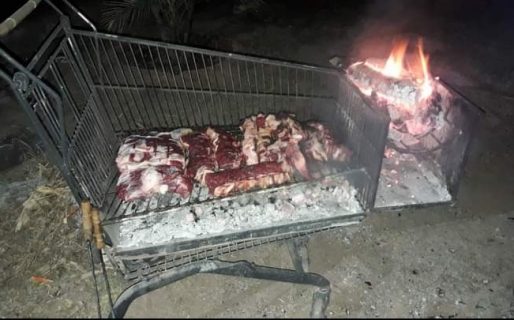Inventaron el changuito parrilla móvil