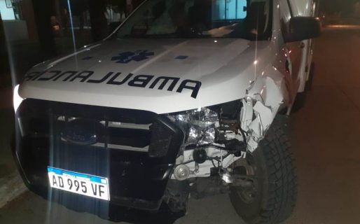 Choque en Ruta 26: Una ambulancia colisionó contra un animal