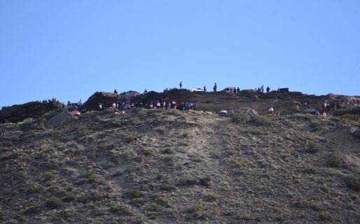 Un clásico con altura: casi 100 comodorenses vivieron el partido desde el cerro