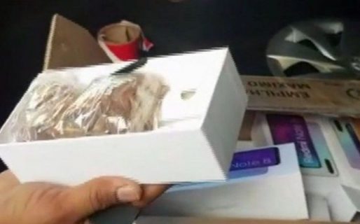 Compró un Iphone y le mandaron dos piedras