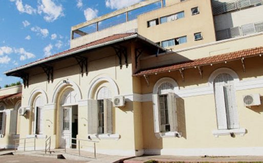 Un cirujano y un anestesista discutieron en plena operación y terminaron a los golpes: uno de ellos quedó internado