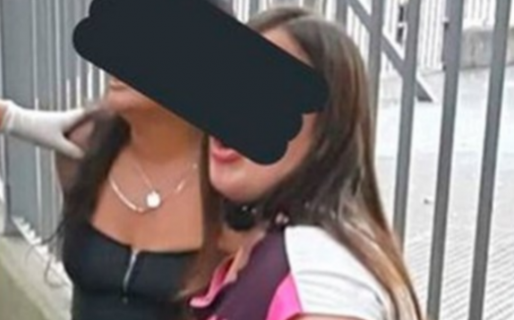 Un policía les pidió que se pusieran el barbijo y lo atacaron a  piedrazos