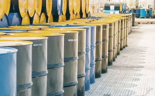 El petróleo se hundió 6,2% ante restricciones por Covid-19 en UE, que impactarán en demanda