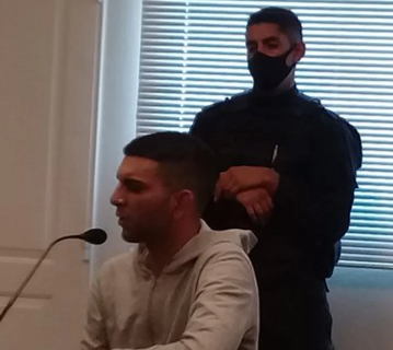 Un joven amenazó con un machete al almacenero para robar cerveza