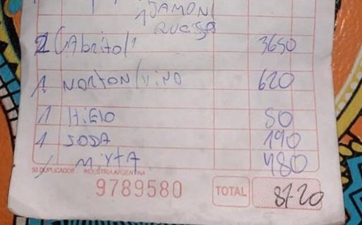 Les cobraron hasta el hielo: turistas pagaron casi $9000 para cenar