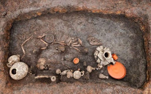 Arqueólogos descubren la tumba de un nene de hace 2000 años