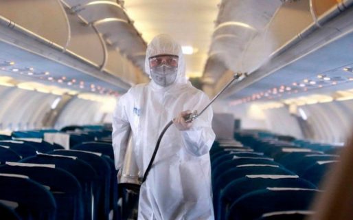 Una mujer ocultó que tenía coronavirus y viajó en avión: Irá un año a la cárcel