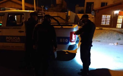 Se hicieron pasar por policías y cometieron violento robo en Cerro Solo