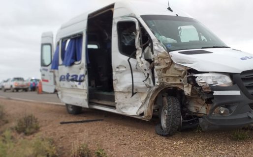 Una Sprinter de Etap casi provoca una tragedia porque el chofer se quedó dormido