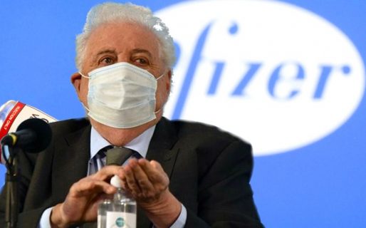 Lluvia de denuncias contra Ginés González García por las «vacunas VIP»